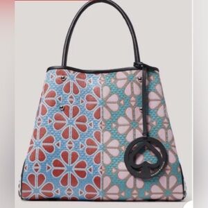 Kate Spade Flower Raffia Everything XL Tote
detachable clutch + matching wallet